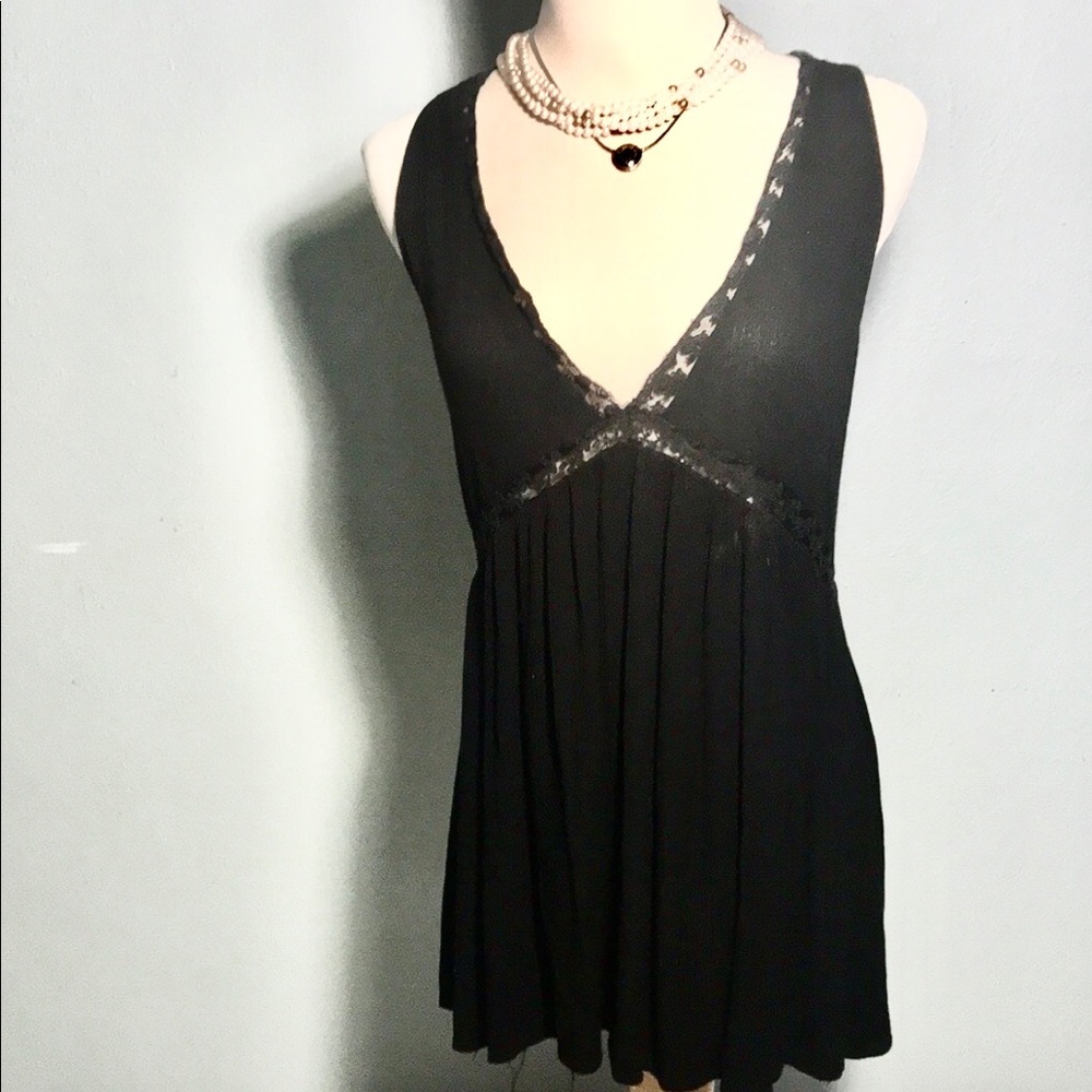 🌸Kendall & Kylie Black Sleeveless Top. Size Small